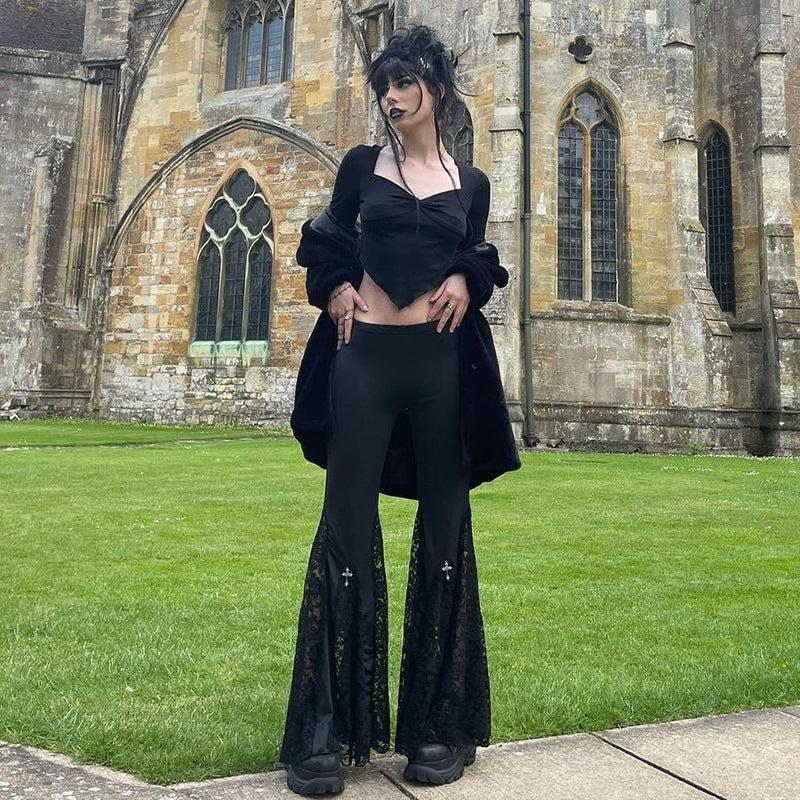Calça Flare Gótica com Renda e Cruz