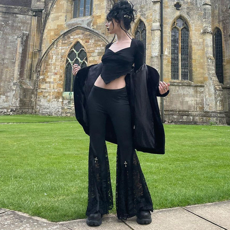 Calça Flare Gótica com Renda e Cruz