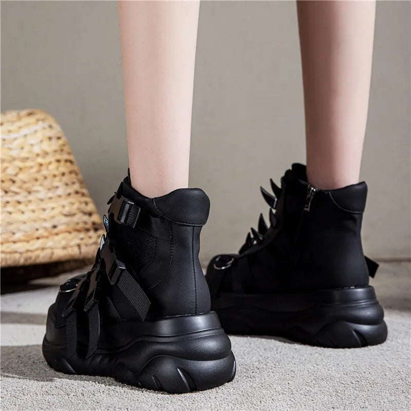 2025 novas mulheres de couro genuíno punk muffin plataforma esportes retro rebite botas curtas de metal pesado