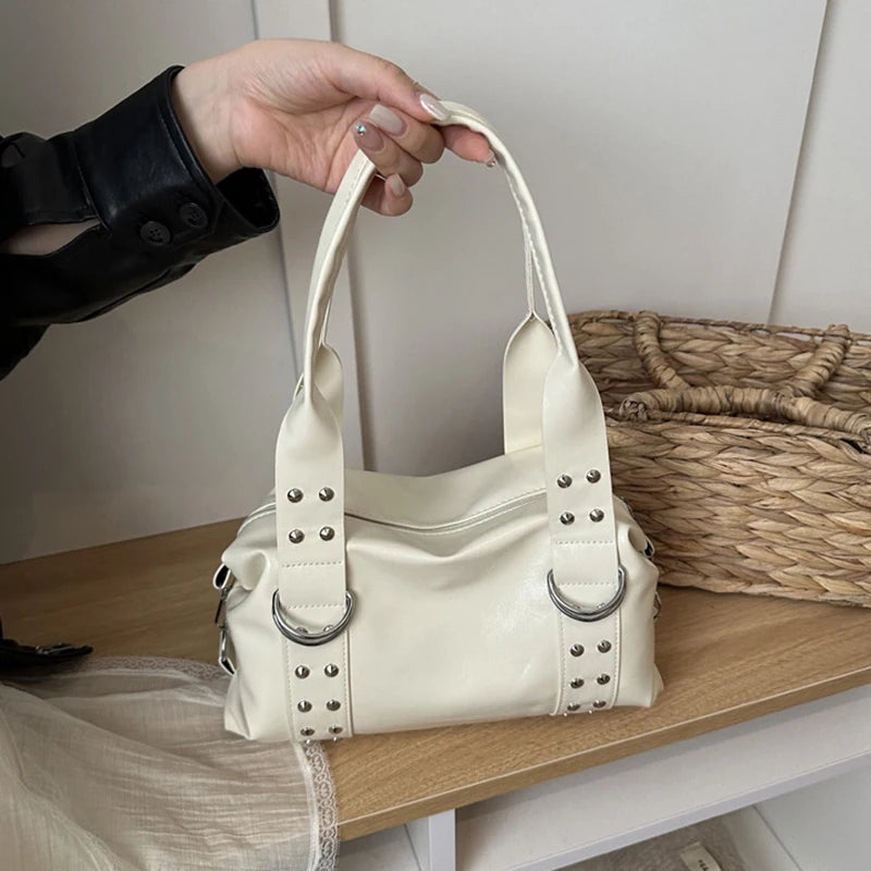 Bolsa de Ombro Feminina em Couro PU de Alta Qualidade, Grande Capacidade, Estilo Y2K, Bolsa de Braço com Rebites, Bolsa Boston Feminina para o Dia a Dia