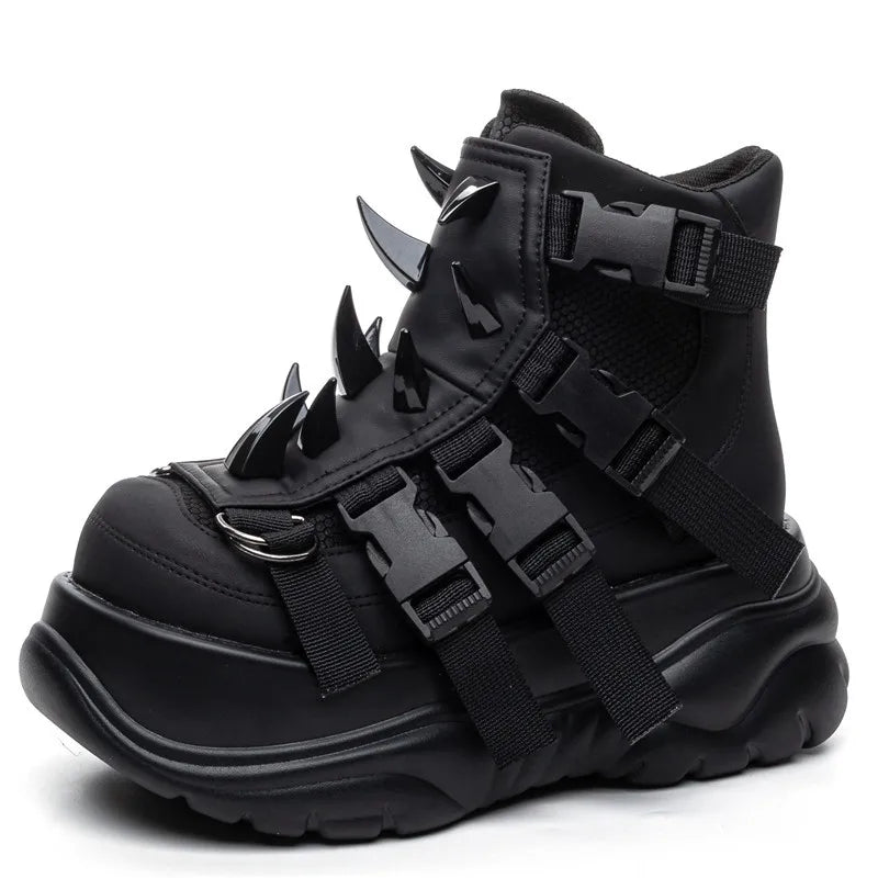 Bota Punk Couro com Rebites Metal Pesado