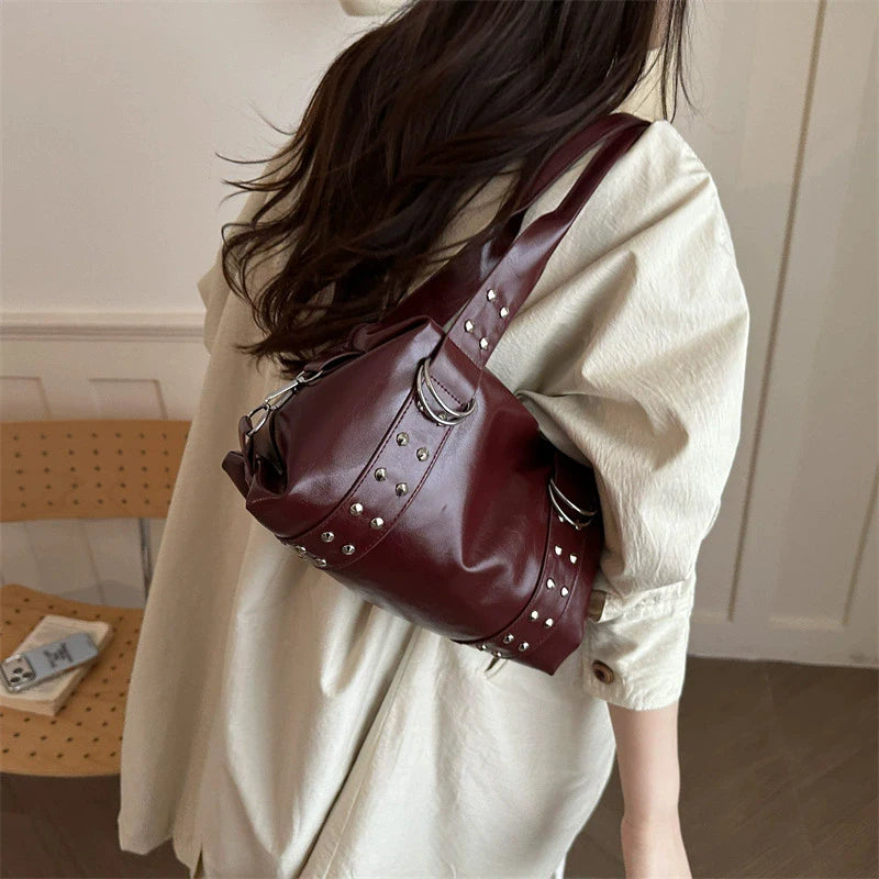Bolsa de Ombro Feminina em Couro PU de Alta Qualidade, Grande Capacidade, Estilo Y2K, Bolsa de Braço com Rebites, Bolsa Boston Feminina para o Dia a Dia