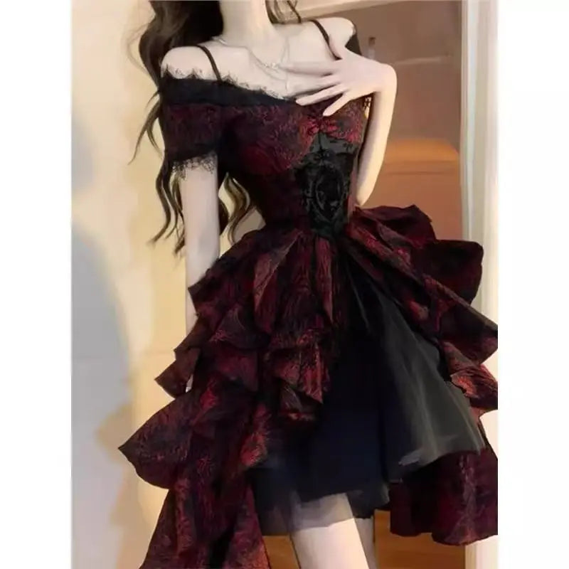 Vestido Gótico Lolita Carmesim de Ombros à Mostra
