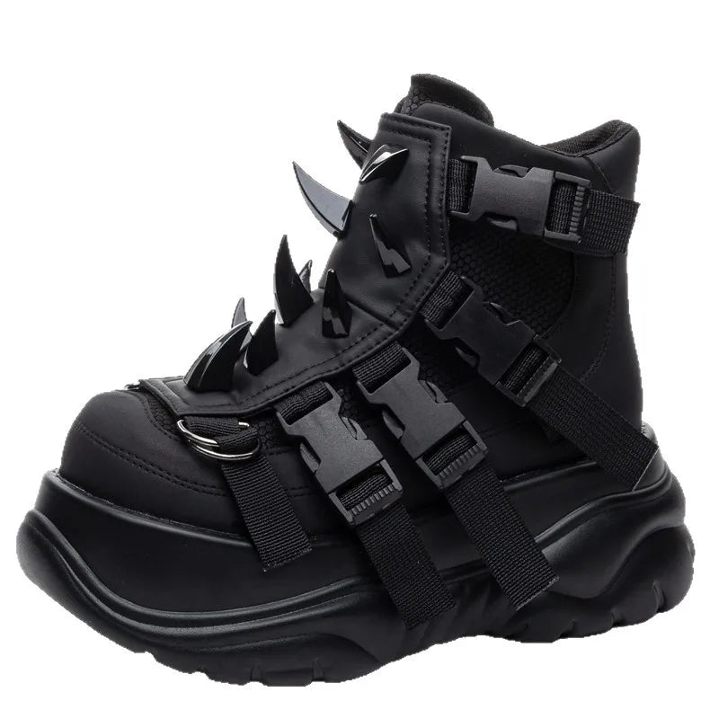 Bota Punk Couro com Rebites Metal Pesado