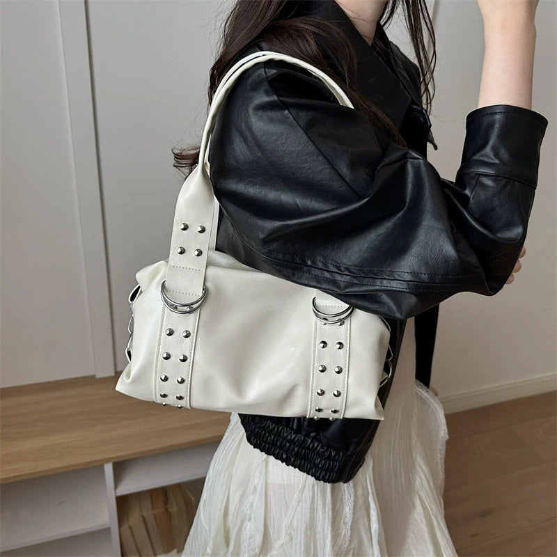 Bolsa de Ombro Feminina em Couro PU de Alta Qualidade, Grande Capacidade, Estilo Y2K, Bolsa de Braço com Rebites, Bolsa Boston Feminina para o Dia a Dia
