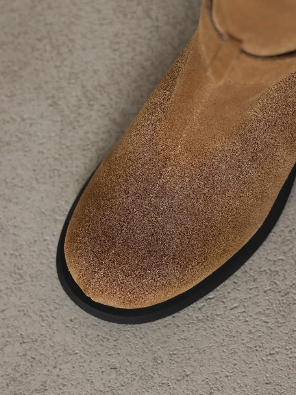 Botas de cano médio para mulheres maduras, tamanho grande 34-42, em camurça de vaca, com salto grosso, estilo motociclista, quentes para o inverno e outono, com detalhes de rebites metálicos.