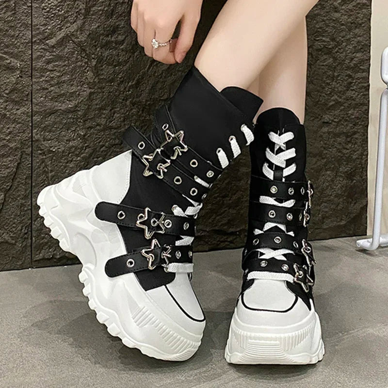 Novas Botas Femininas Y2K Rock Plataforma Verão 2026 Góticas com Fivela de Cinto de Estrela de Metal, Sola Grossa, Cano Médio, Calçados Punk de Designer