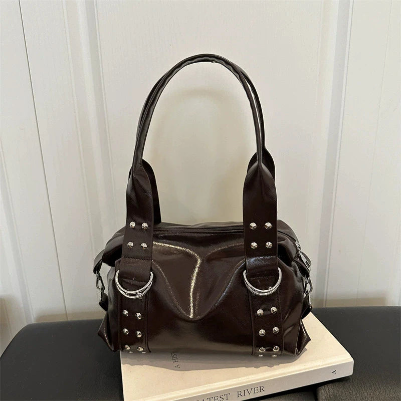 Bolsa de Ombro Feminina em Couro PU de Alta Qualidade, Grande Capacidade, Estilo Y2K, Bolsa de Braço com Rebites, Bolsa Boston Feminina para o Dia a Dia