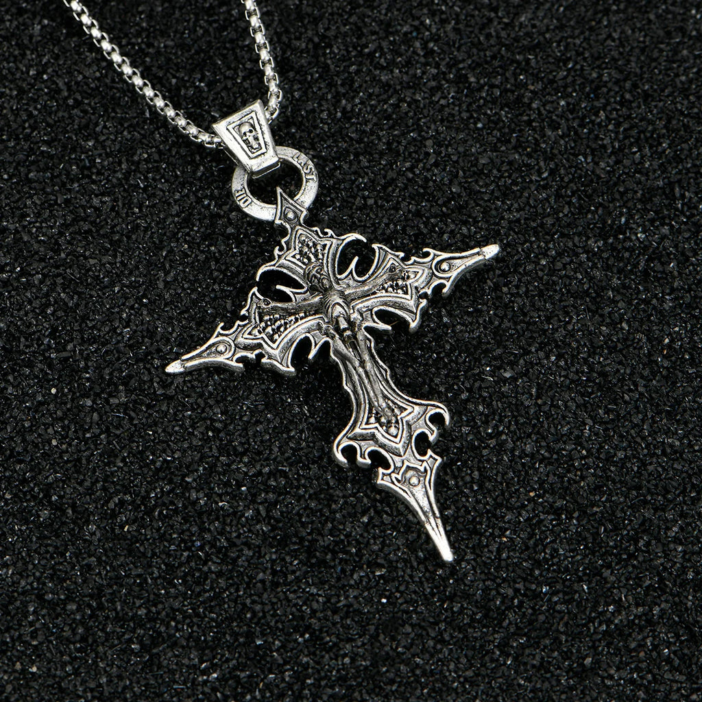 Um colar gótico retrô elegante e personalizado com pingente de cruz de caveira e colar de Halloween