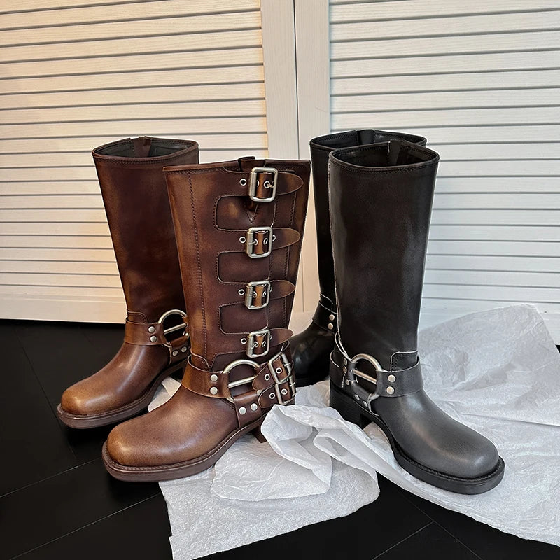 Botas Altas de Couro Genuíno para Mulheres com Fivela de Metal, Bico Quadrado, Estilo Punk, Salto Grosso, Botas de Motociclista