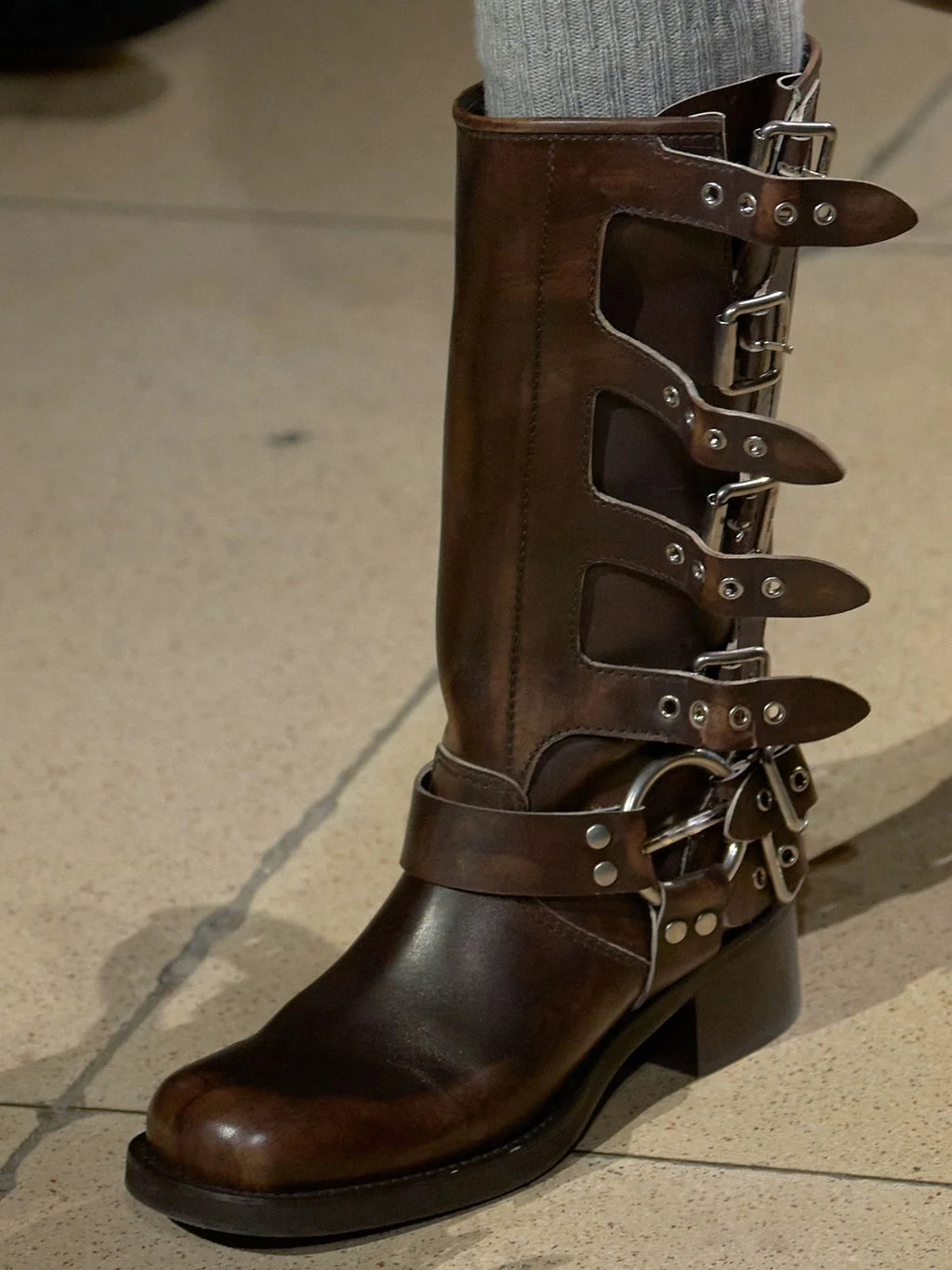 Botas Altas de Couro Genuíno para Mulheres com Fivela de Metal, Bico Quadrado, Estilo Punk, Salto Grosso, Botas de Motociclista