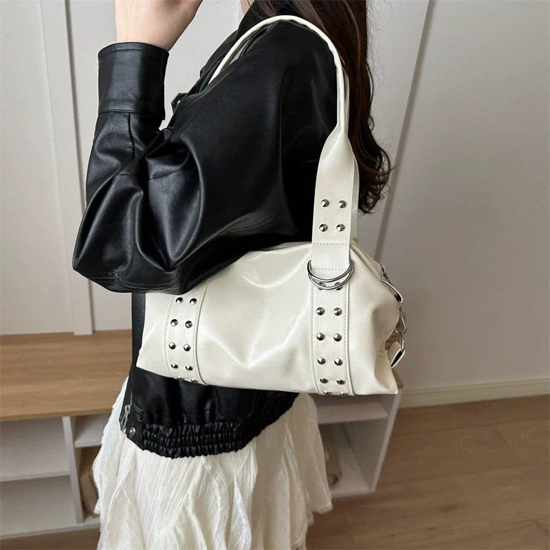 Bolsa de Ombro Feminina em Couro PU de Alta Qualidade, Grande Capacidade, Estilo Y2K, Bolsa de Braço com Rebites, Bolsa Boston Feminina para o Dia a Dia