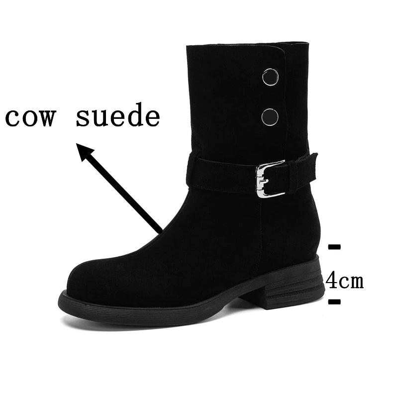Botas de cano médio para mulheres maduras, tamanho grande 34-42, em camurça de vaca, com salto grosso, estilo motociclista, quentes para o inverno e outono, com detalhes de rebites metálicos.