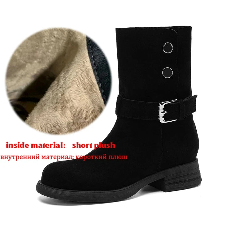 Botas de cano médio para mulheres maduras, tamanho grande 34-42, em camurça de vaca, com salto grosso, estilo motociclista, quentes para o inverno e outono, com detalhes de rebites metálicos.
