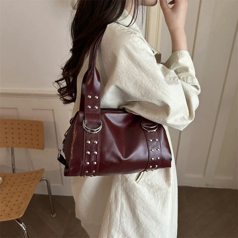 Bolsa de Ombro Feminina em Couro PU de Alta Qualidade, Grande Capacidade, Estilo Y2K, Bolsa de Braço com Rebites, Bolsa Boston Feminina para o Dia a Dia