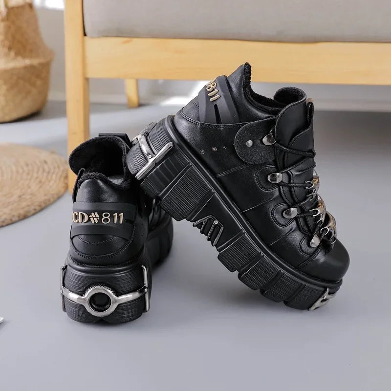 2025 primavera novos sapatos femininos de metal pesado fundo grosso alta superior punk sapatos de couro gótico escuro botas de motocicleta tendência
