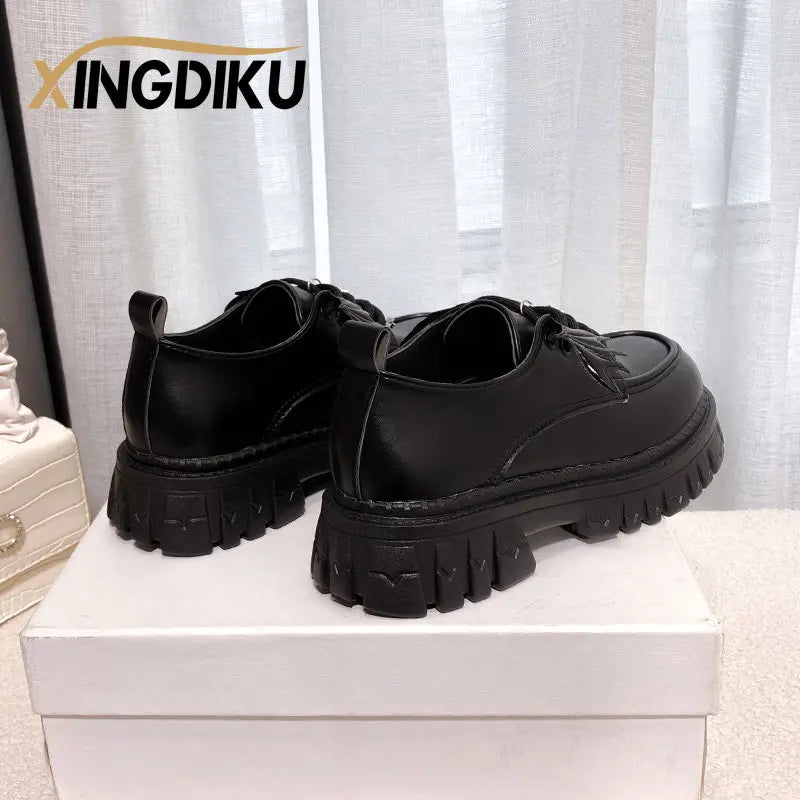 Punk vento moda único sapatos outono novo diabo bat asas gótico sapatos femininos fundo grosso plataforma à prova dwaterproof água corrente de metal